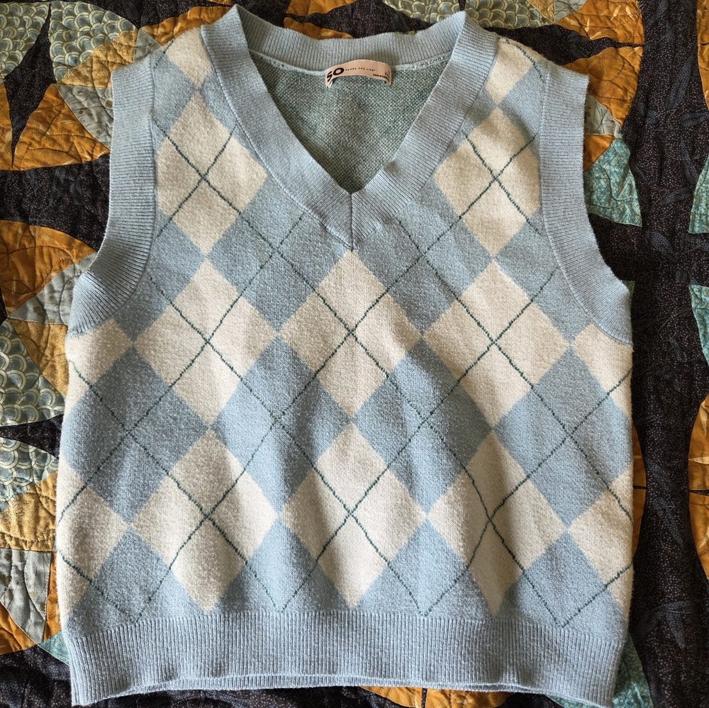Women's SO Light Blue and White Argyle V-Neck Sweater Vest Size Small